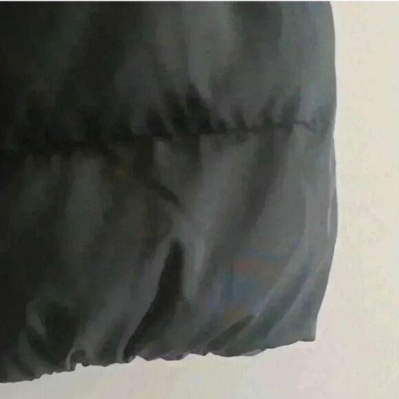 Black Puffer Vest - Picture 5 of 12